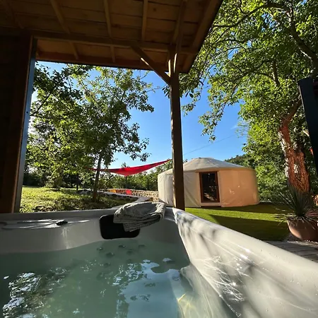 Le Domaine D Osca Montaigut-le-Blanc (Puy-de-Dome)